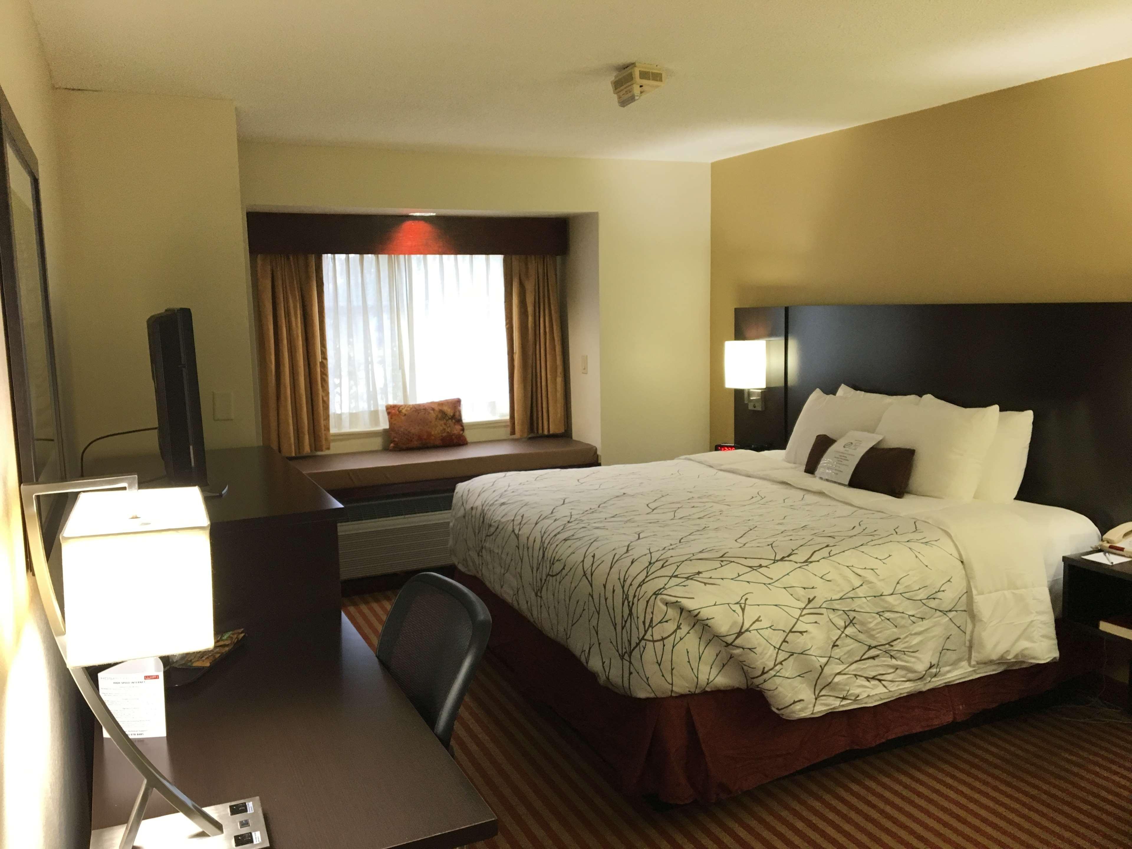 Best Western Patriots Point Mount Pleasant Exterior photo
