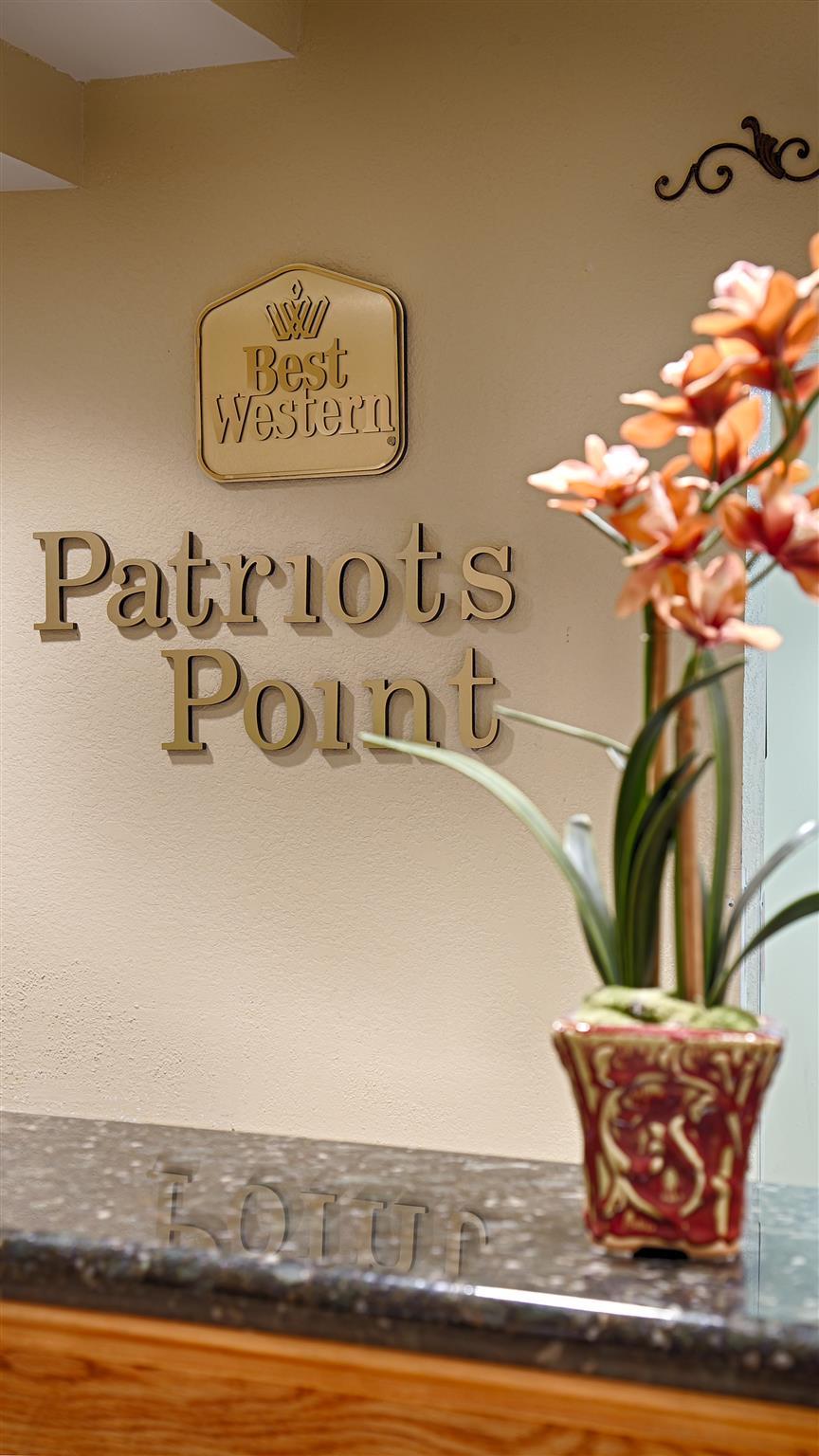 Best Western Patriots Point Mount Pleasant Exterior photo