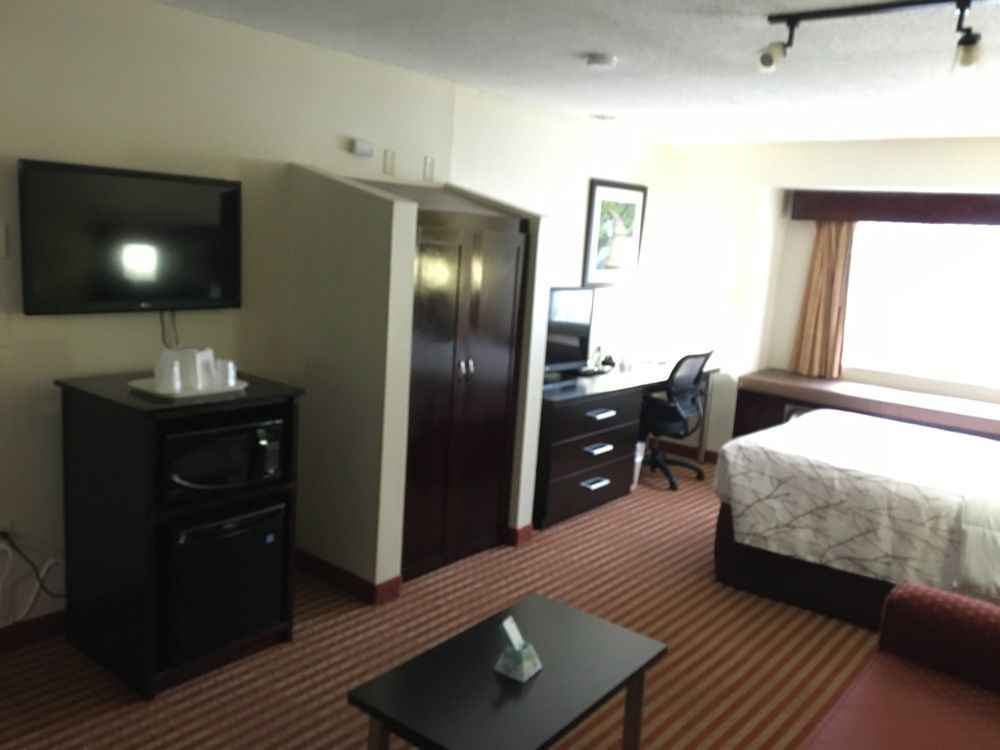 Best Western Patriots Point Mount Pleasant Exterior photo